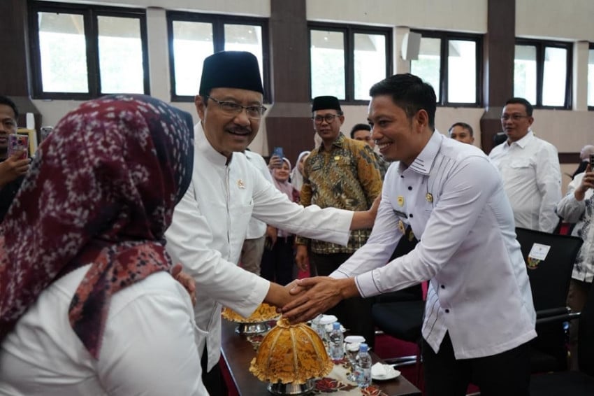 benahi bansos tepat sasaran mensos ditentukan bps bukan bupatiwali kota fwz SXDibT